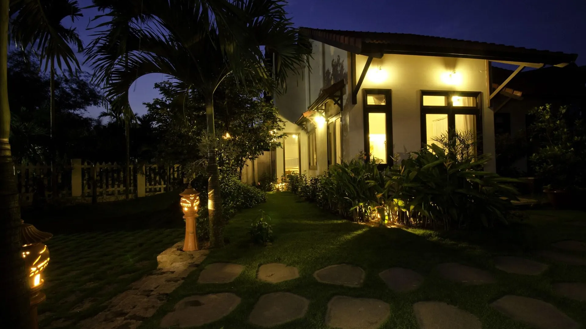 Van Lan Riviera Villas Hoi An
